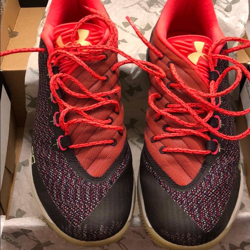 Under Armour - Picture 3 of 5